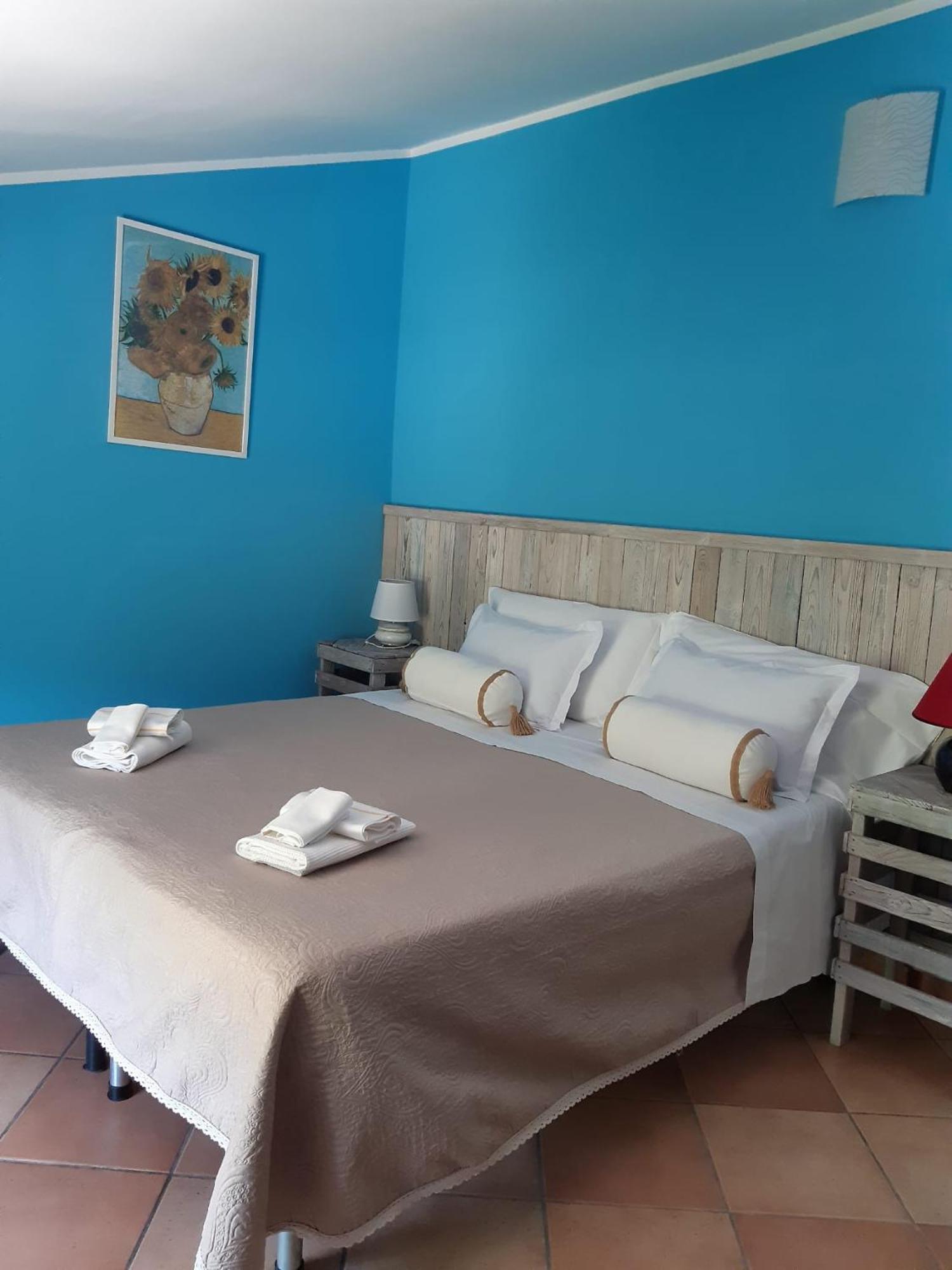 Il Girasole Bed & Breakfast Castelvecchio Calvisio Eksteriør bilde
